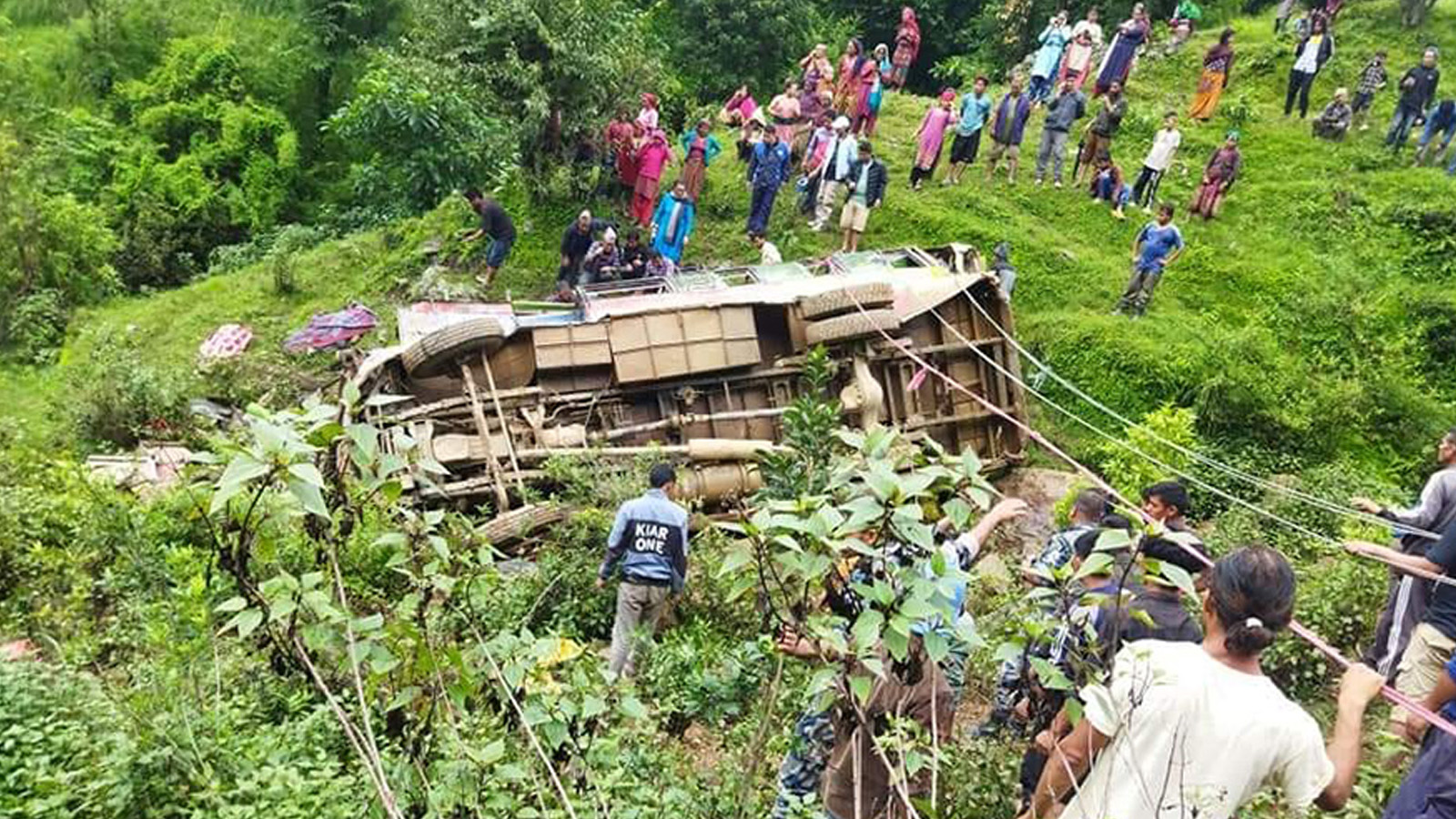 रोल्पामा बस दुर्घटना हुँदा ४ जनाको मृत्यु, १८ जना घाईते