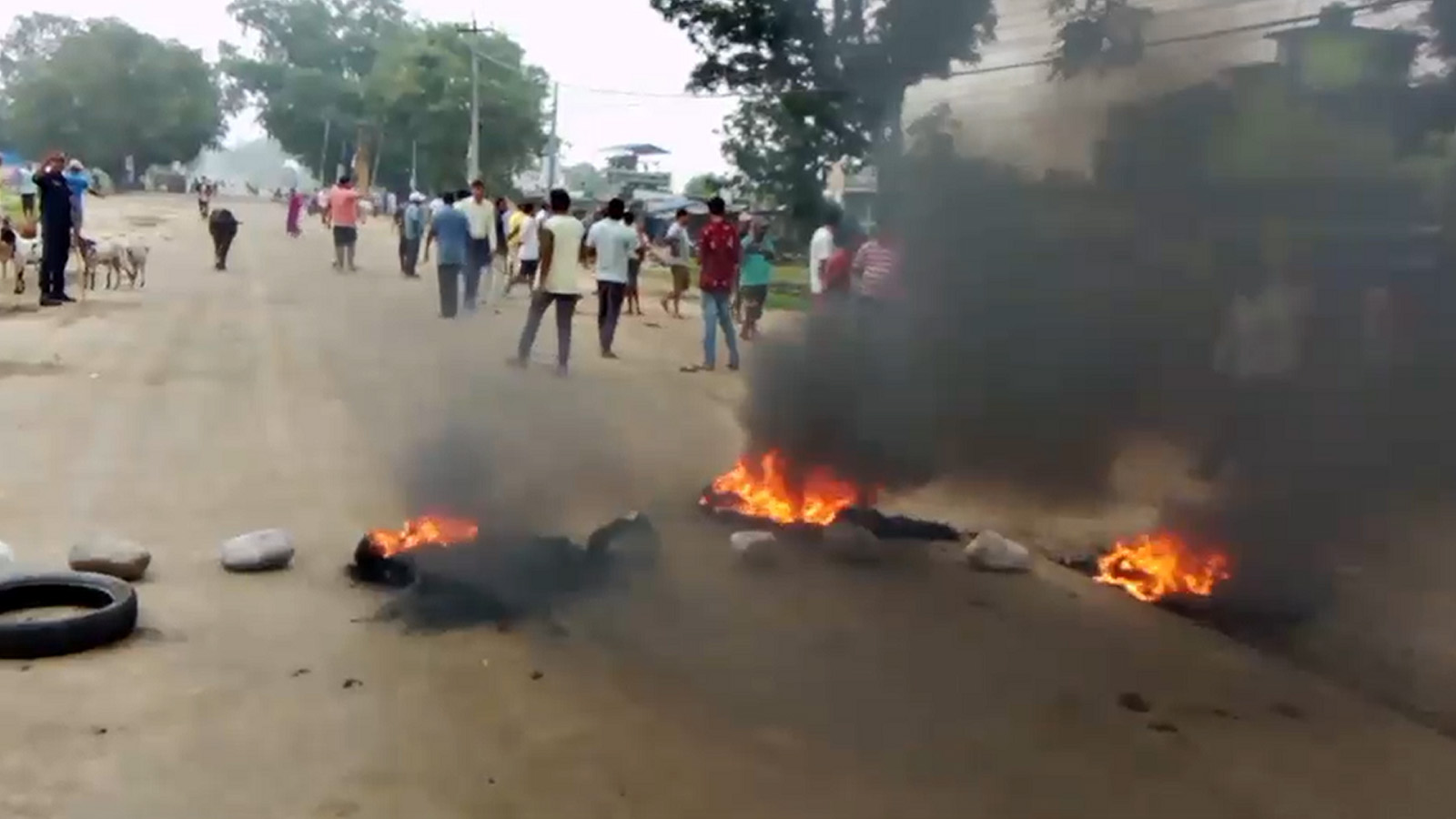 विद्युत कार्यालयको लापर्वाहीले सडकमा झरेको तारबाट करेन्ट लागेर एक जनाको मृत्यु