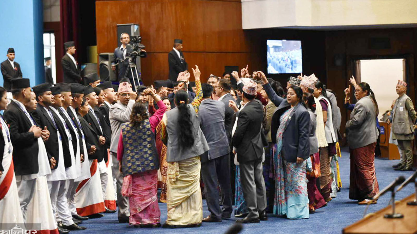 क्विन्टल सुन तस्करीमा प्रधानमन्त्रीकै संलग्नताको आशंकाः छानविन समिति वनाउने सत्ता पक्ष मानेन