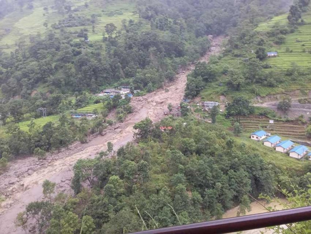 लमजुङको दोर्दीखोलामा अचानक बाढी, ४ जनाको मृत्यु