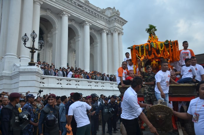 राष्ट्रपतिबाट इन्द्रजात्रा अवलोकन (फोटो फिचर)