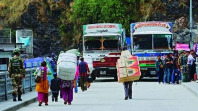 रसुवागढीबाट बिना इजाजत झोले र पोके समान आयातमा प्रतिबन्ध