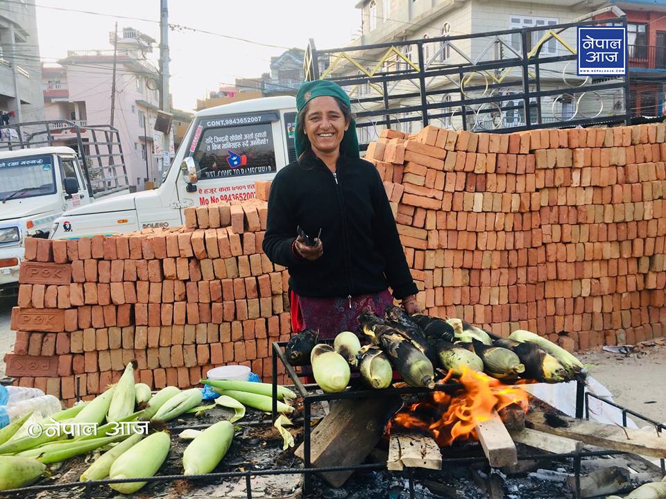 मकै बेचेरै महिनामा ७५ हजार ! पढ्नुहोस् लक्ष्मीको कथा