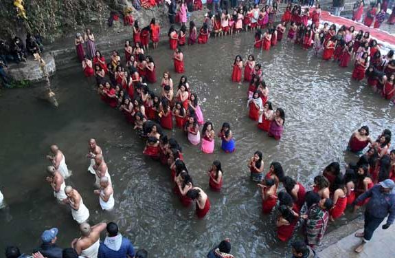 आज श्रीस्वस्थानी व्रतको साङ्गे, शालीनदीमा भक्तजनको घुइँचो