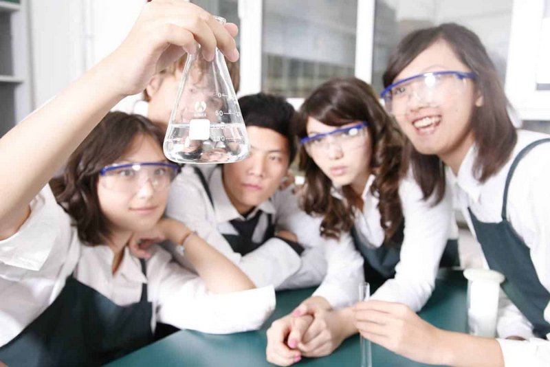 चिनियाँहरू पढाइका लागि समुद्रपार जाने क्रम बढ्दो