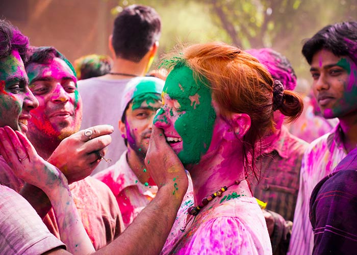 कोरोना भाइरसको जोखिम रोक्न याे वर्ष होली नमनाउन सरकारको आग्रह