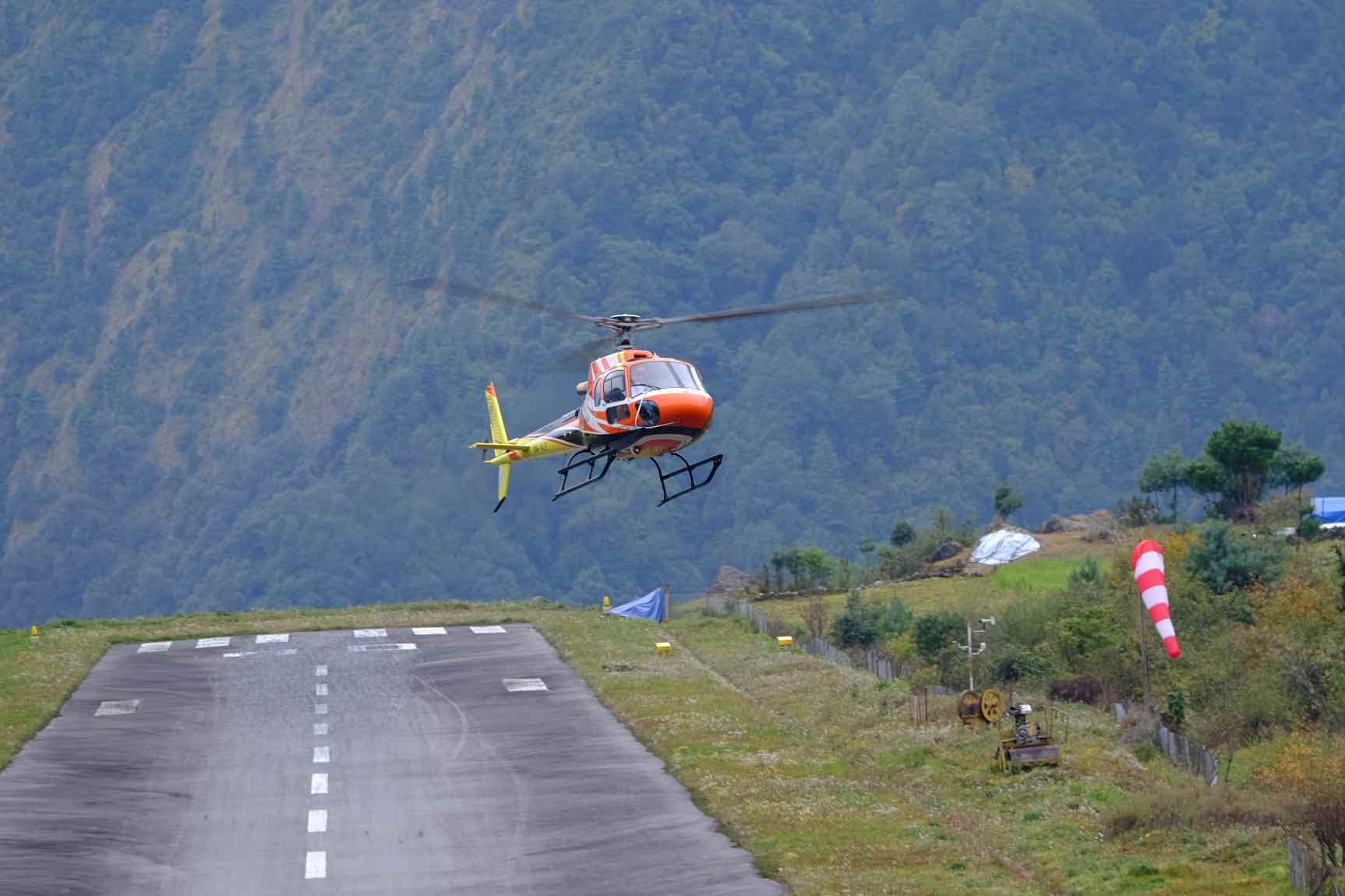 हेलिकोप्टरको सिट हटाउने निर्णय उल्टाउन लविङ गर्दै व्यवसायी