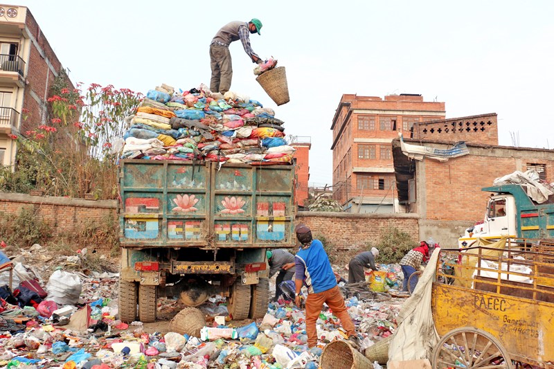 उपत्यकाको फोहोर फागुनदेखि बन्चरेडाँडामा