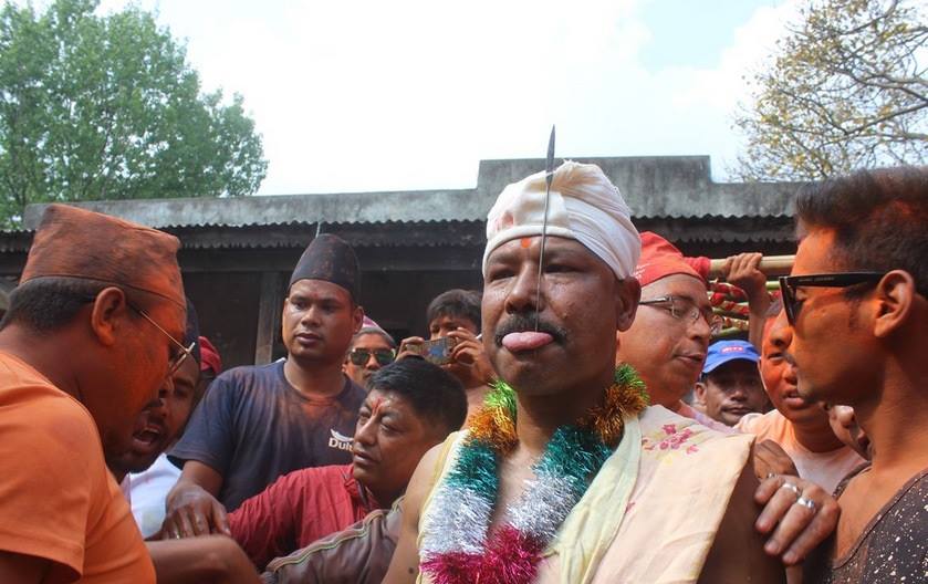 बुद्ध कृष्ण बाग श्रेष्ठले सातौँ पटक जिब्रो छेडाए