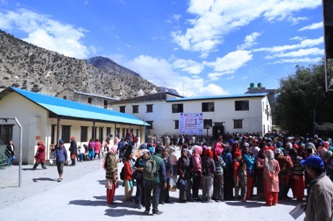 पूर्वविद्यार्थीको खर्चमा मुस्ताङमा निःशुल्क स्वास्थ्य शिविर