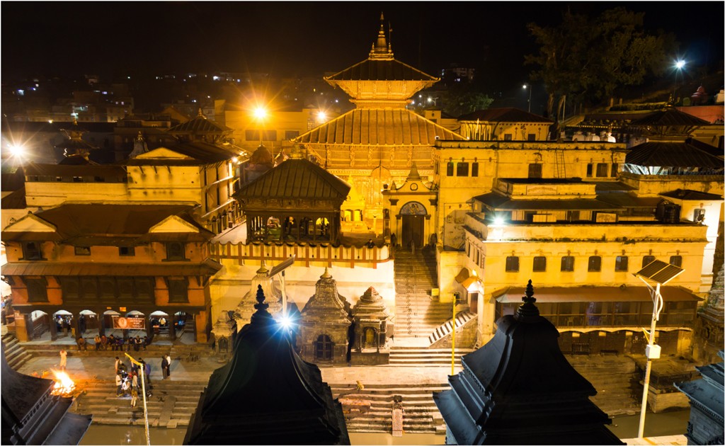 दूरी कायम गरी पशुपति मन्दिर खोल्न माग गर्दै धर्ना