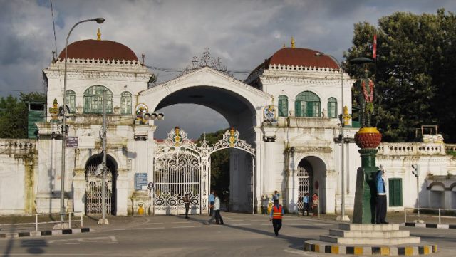 पृथ्वीनारायण शाहको सालिक सिंहदरबार अगाडि नराखिएको भए.....