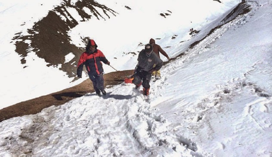 गस्तीमा रहेका भारतीय सेना हिउँमा चिप्लिएर पाकिस्तान पुगेपछि ........